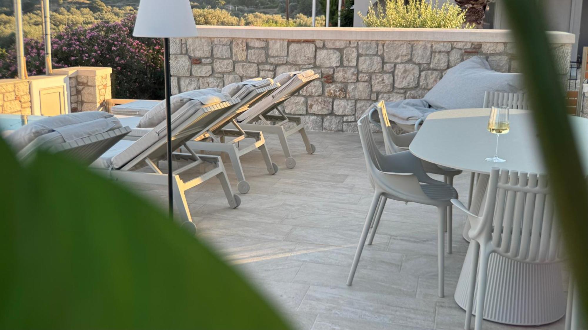 Aryve Boutique Mit Akropolis- Und Meerblick, Infinity-pool Und Designer-interieur Villa