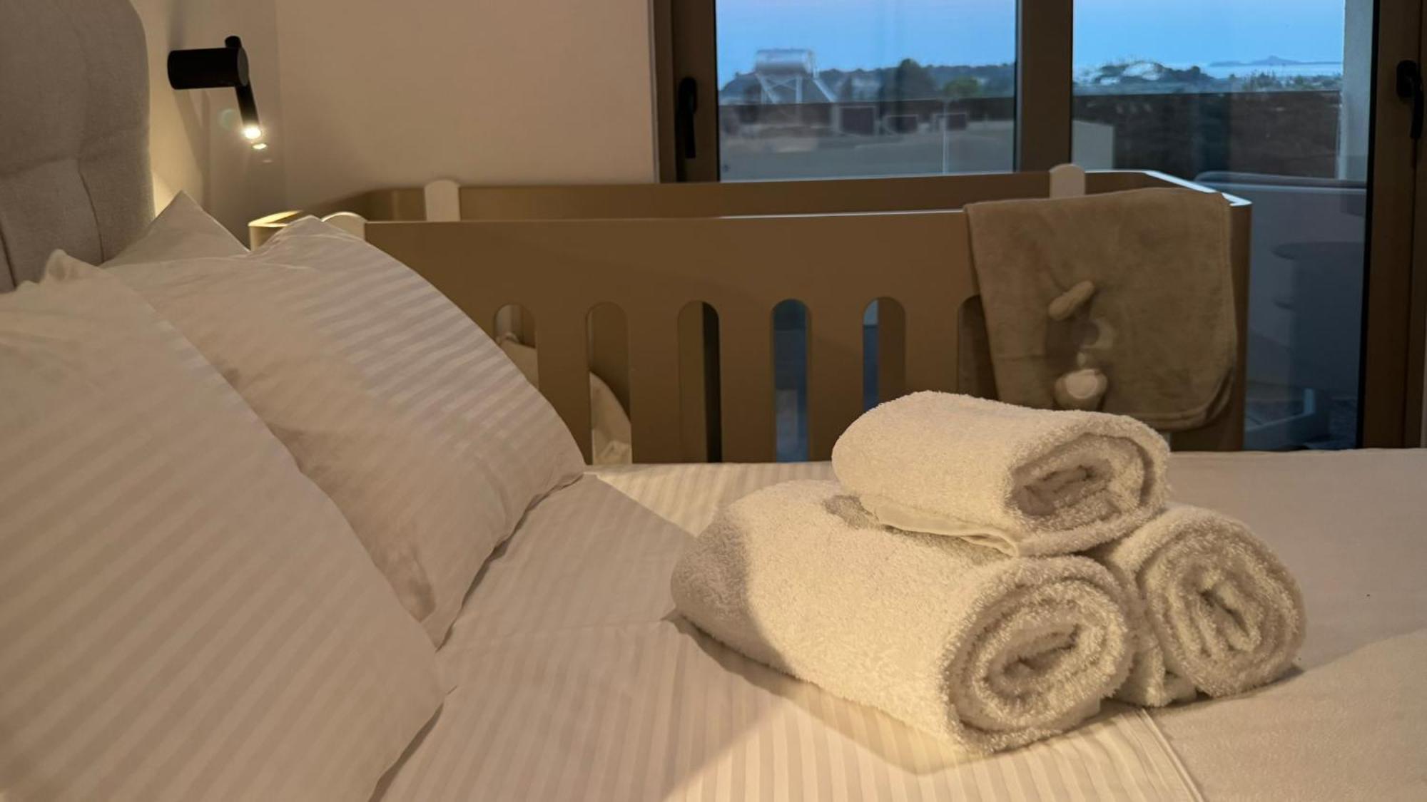 Aryve Boutique Mit Akropolis- Und Meerblick, Infinity-pool Und Designer-interieur Villa